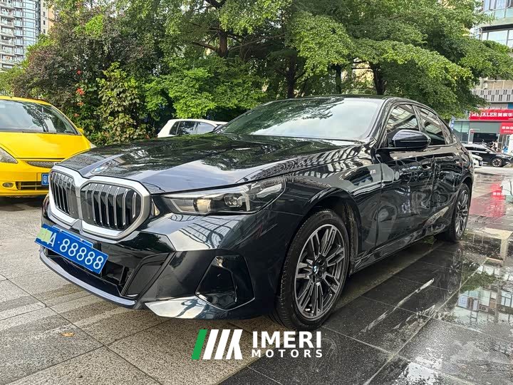 BMW 5 Series (Imported) 2024 525i M Sports Package - автомобиль из Китая