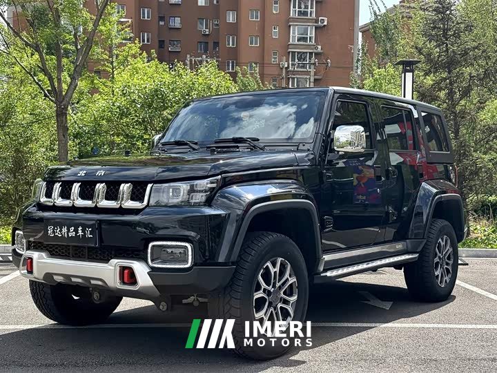 Beijing off-road BJ40 2.0T automatic two-wheel drive city hunter version knight type