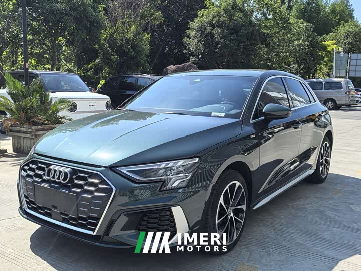 Audi A3 Sportback 35 TFSI aggressive sports - автомобиль из Китая