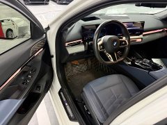 BMW 5 Series 2025 530Li Exclusive M Sports Package - фото 5