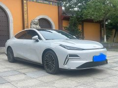 Geely Galaxy Star 8 130km EM-i Premium Edition - фото 3