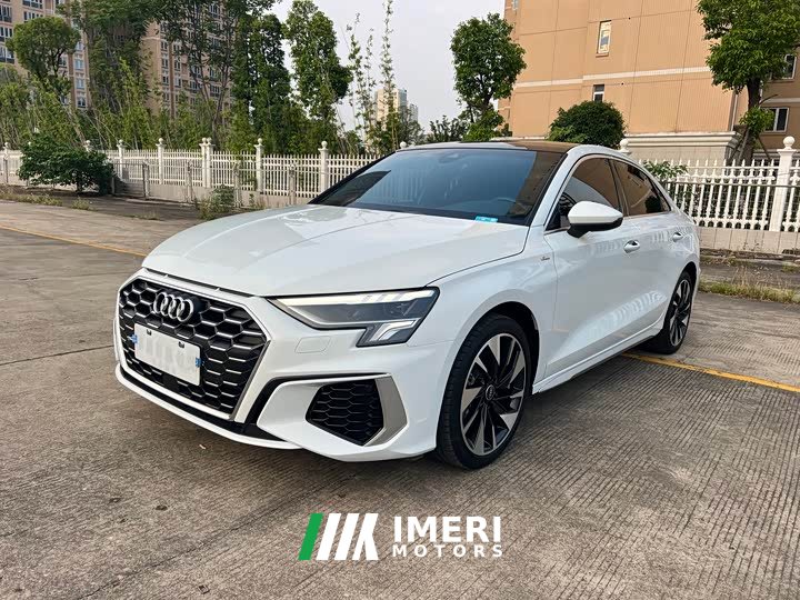 Audi A3 A3L Limousine 35 TFSI Fashion Sport - автомобиль из Китая