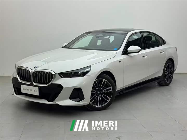 BMW 5 Series (Imported) 2024 525i M Sports Package - автомобиль из Китая