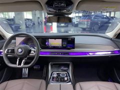 BMW 7 Series 2023 735Li Luxury Line - фото 12