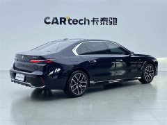 BMW 7 Series 2023 735Li Luxury Line - фото 4