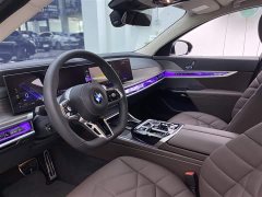 BMW 7 Series 2023 735Li Luxury Line - фото 5