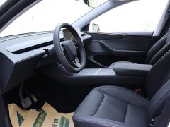 Tesla Model Y 2025 rear-wheel drive version - фото 10