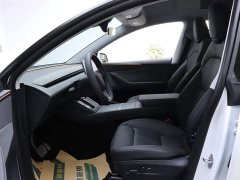Tesla Model Y 2025 rear-wheel drive version - фото 11