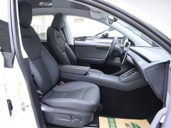 Tesla Model Y 2025 rear-wheel drive version - фото 16