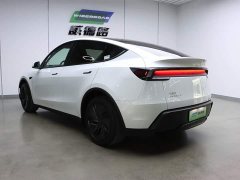 Tesla Model Y 2025 rear-wheel drive version - фото 5
