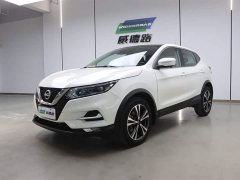 Nissan Qashqai 2.0L CVT Deluxe Edition - фото 1