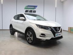 Nissan Qashqai 2.0L CVT Deluxe Edition - фото 3