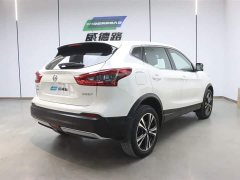 Nissan Qashqai 2.0L CVT Deluxe Edition - фото 4