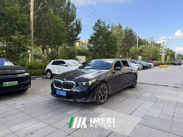 BMW 5 Series 530Li xDrive M Sports Package - автомобиль из Китая