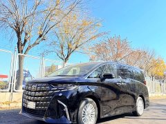 Toyota Alphard Hybrid 2.5L Exclusive Gold Edition - фото 1
