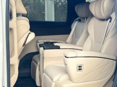 Toyota Alphard Hybrid 2.5L Exclusive Gold Edition - фото 6
