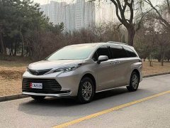 Toyota SIENNA 2021 2.5L Hybrid Comfort Edition - фото 1