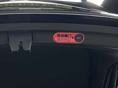 Tesla Model Y standard range rear-wheel drive version - фото 12