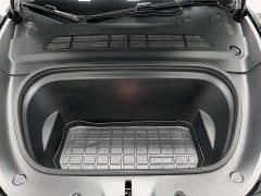 Tesla Model Y standard range rear-wheel drive version - фото 9