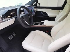 Tesla Model X dual-motor all-wheel drive version - фото 8