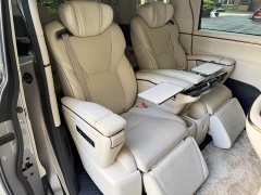 Lexus LM 500h six-seater premium version - фото 11