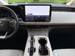 Lexus LM 500h six-seater premium version - фото 13