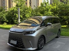 Lexus LM 500h six-seater premium version - фото 2