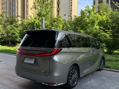 Lexus LM 500h six-seater premium version - фото 6