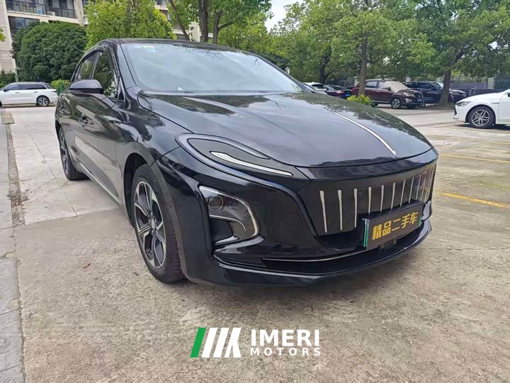 Hongqi E-QM5 Charging Qixiang Edition - автомобиль из Китая