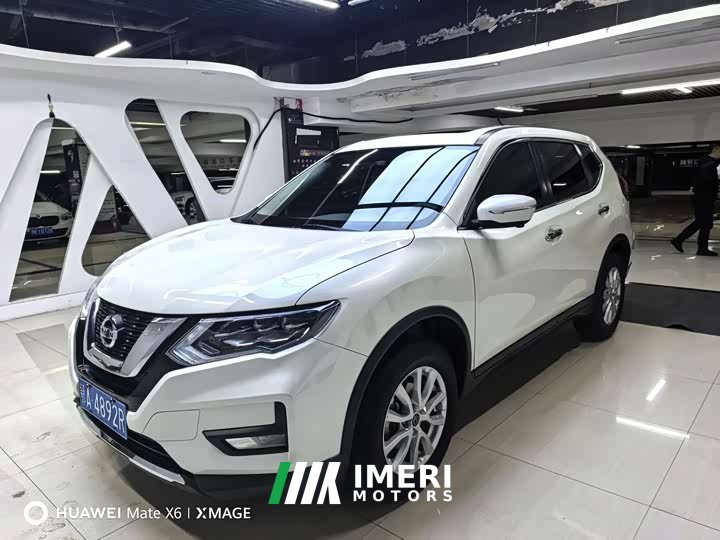 Nissan X-Trail Classic 2.0L 2WD Intelligent Link Premium Edition - автомобиль из Китая
