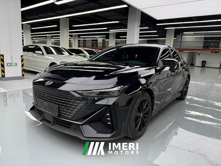 Changan UNI-V 1.5T premium - автомобиль из Китая
