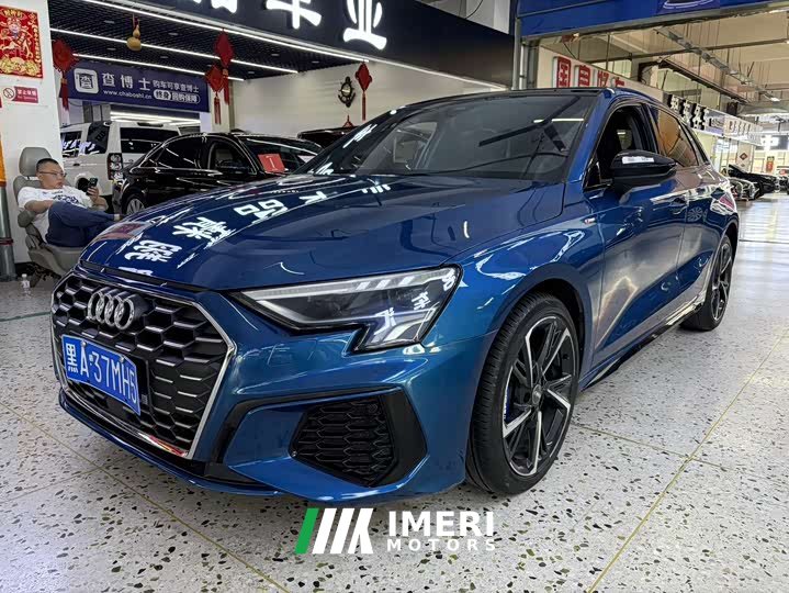 Audi A3 Sportback 35 TFSI stylish and sporty - автомобиль из Китая