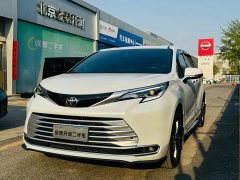 Toyota SIENNA 2.5L hybrid four-wheel drive premium version - фото 1