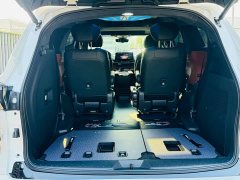 Toyota SIENNA 2.5L hybrid four-wheel drive premium version - фото 8