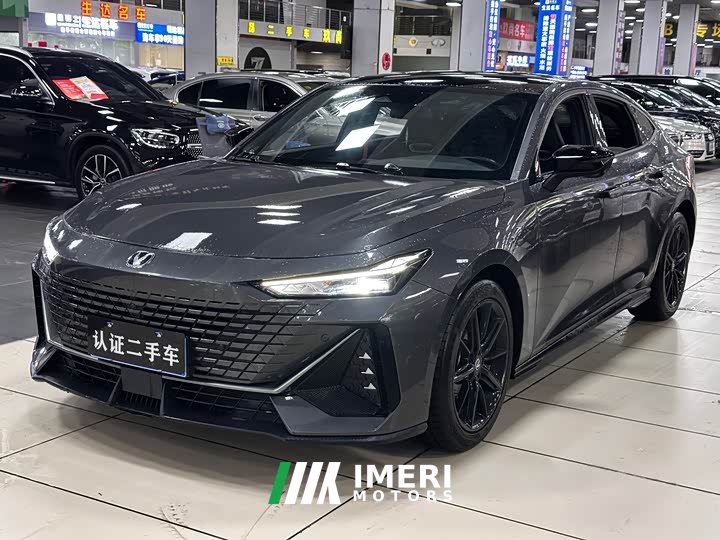 Changan UNI-V 2023 1.5T premium - автомобиль из Китая