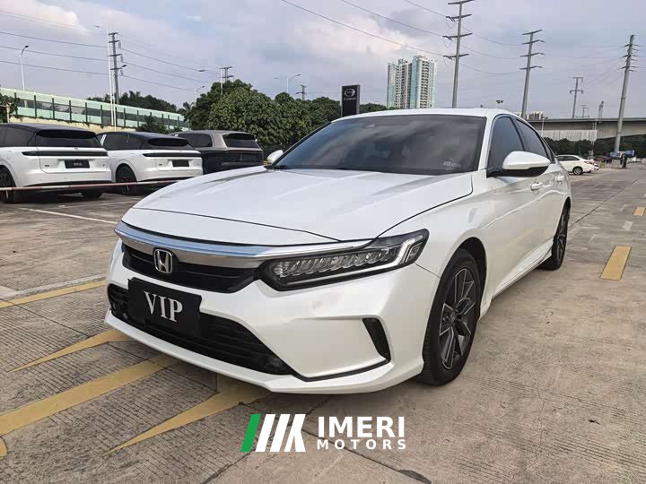 Lexus Yingshipai 260TURBO refined version - автомобиль из Китая