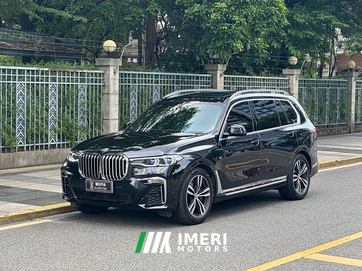 BMW X7 xDrive40i M Sport Package - автомобиль из Китая