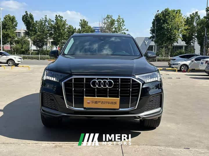 Audi Q7 45 TFSI quattro S line sports - автомобиль из Китая