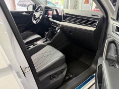 Volkswagen Tiguan L Outstanding 300TSI Automatic Two-wheel Drive Dragon Edition - фото 9