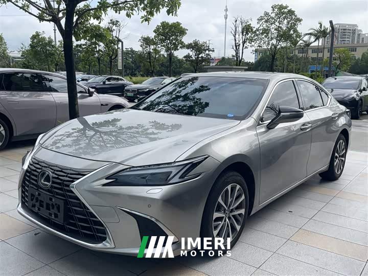 Lexus ES 200 Premium Edition
