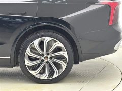 Hongqi E-HS9 660km flag collar version four seats - фото 9