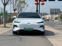 Geely Galaxy E8 665km rear starship long voyage version - фото 2