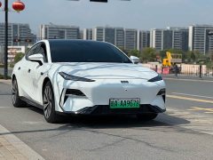Geely Galaxy E8 665km rear starship long voyage version - фото 3