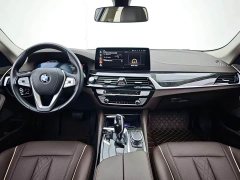 BMW 5 Series facelift 525Li luxury package - фото 6