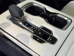 Lexus LM 2025 500h six-seater premium version - фото 5