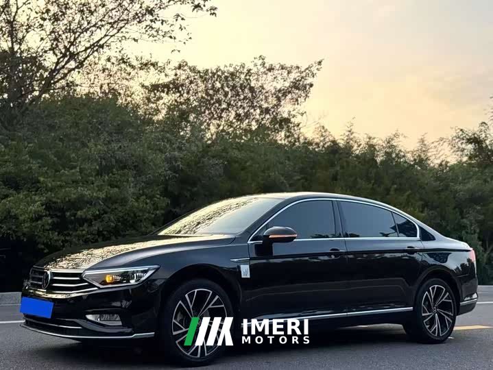 Volkswagen Magotan 2021 330TSI DSG 30th Anniversary Edition - автомобиль из Китая