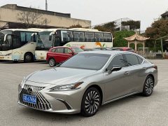 Lexus ES 2022 300h Silver Lining Edition - фото 1