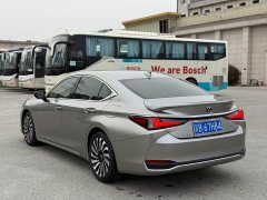 Lexus ES 2022 300h Silver Lining Edition - фото 9