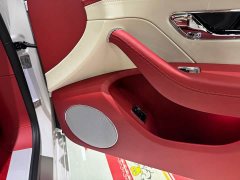 Bentley Flying Spur Plug-in Hybrid 4.0T V8 Standard Edition - фото 7