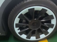 Tesla Model Y rear-wheel drive version - фото 4
